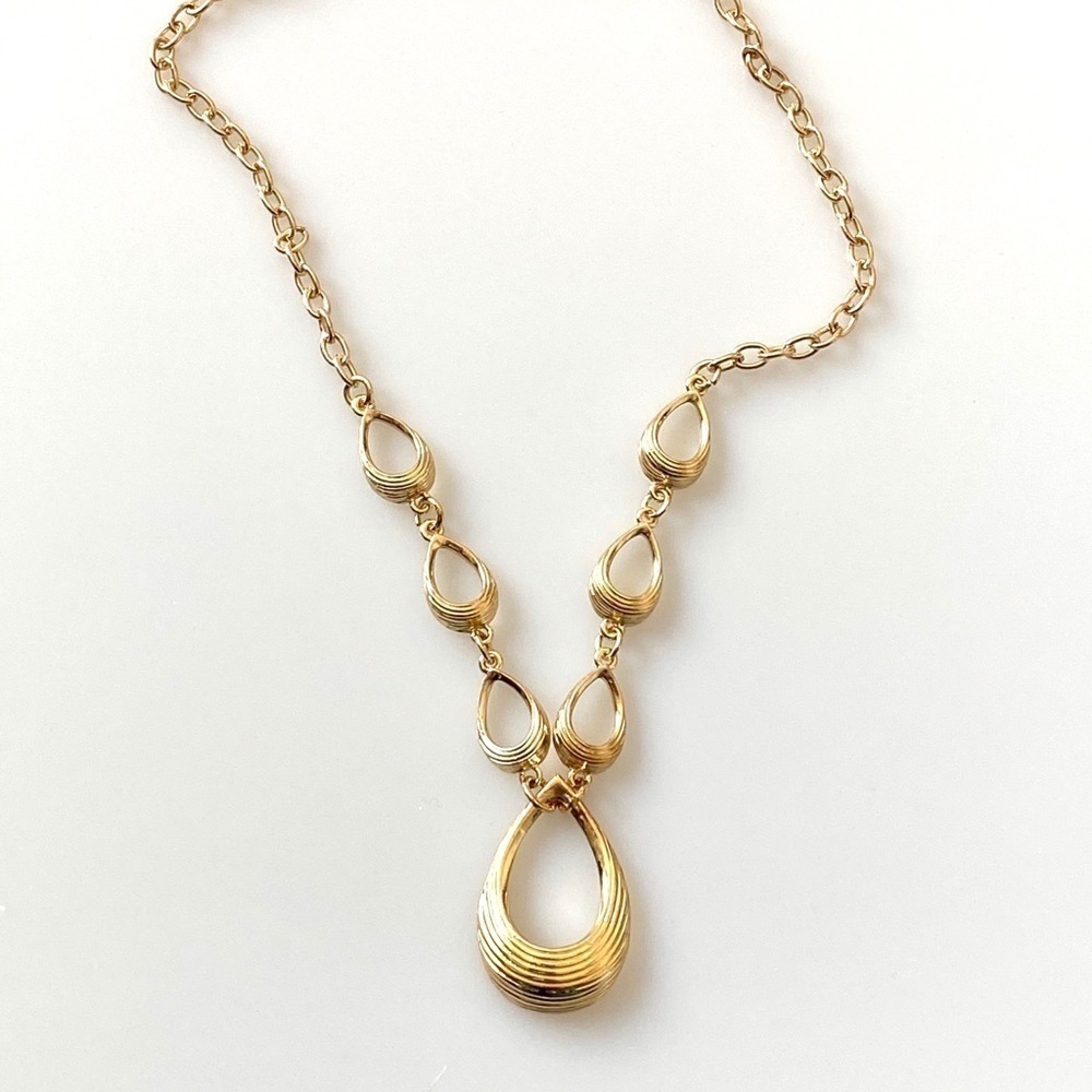 Liz Claiborne Signed Necklace Gold Tone